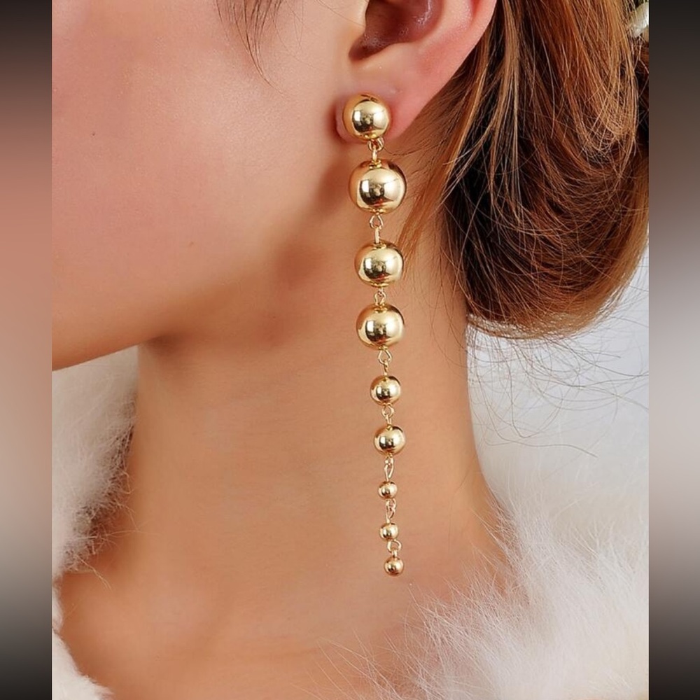 Elegant Gold Drop Earrings